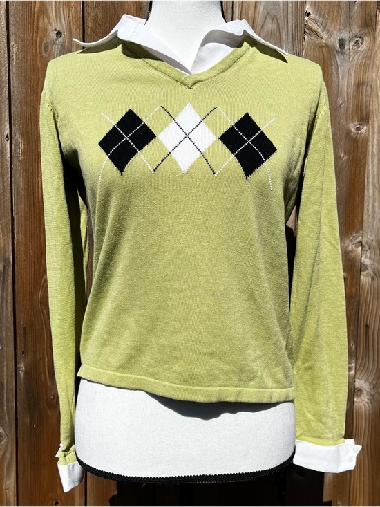 NY Collection Tops - NY Collection Olive Green Knit V-Neck Sweater